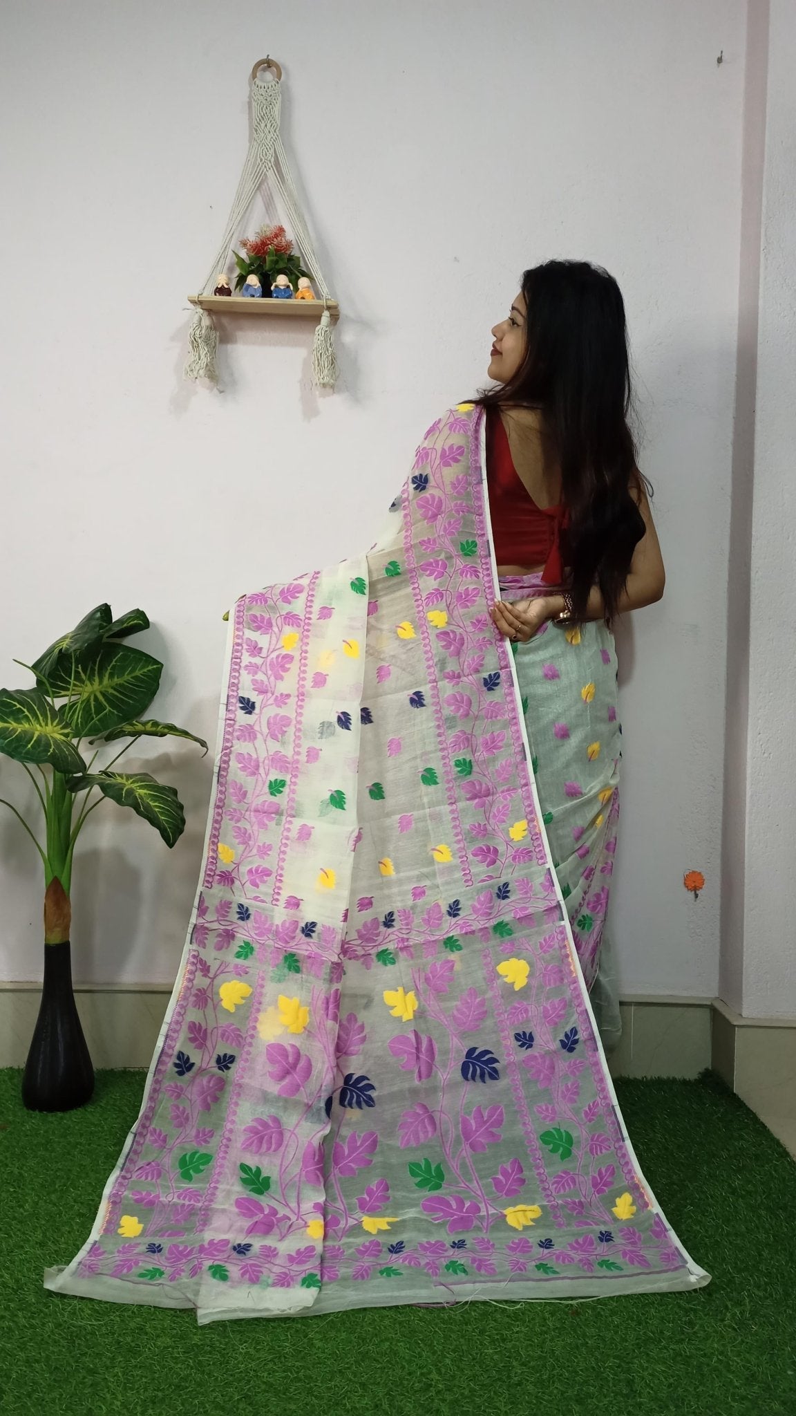 DESIGND DHAKAI JAMDANI SAREE COLOR GARLIC WHITE - Rebistore