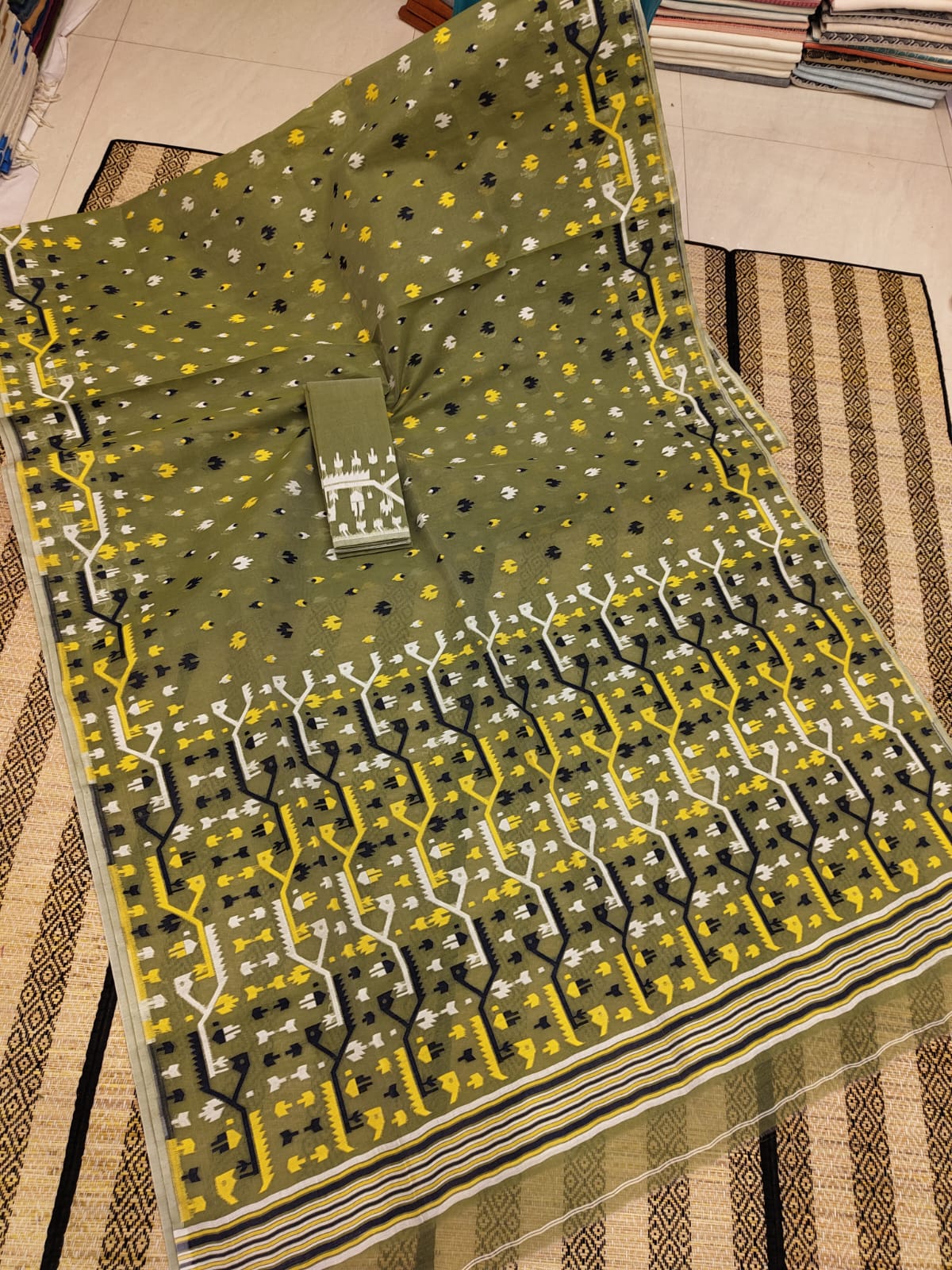 Woven Design Dhakai Jamdani saree - Rebistore