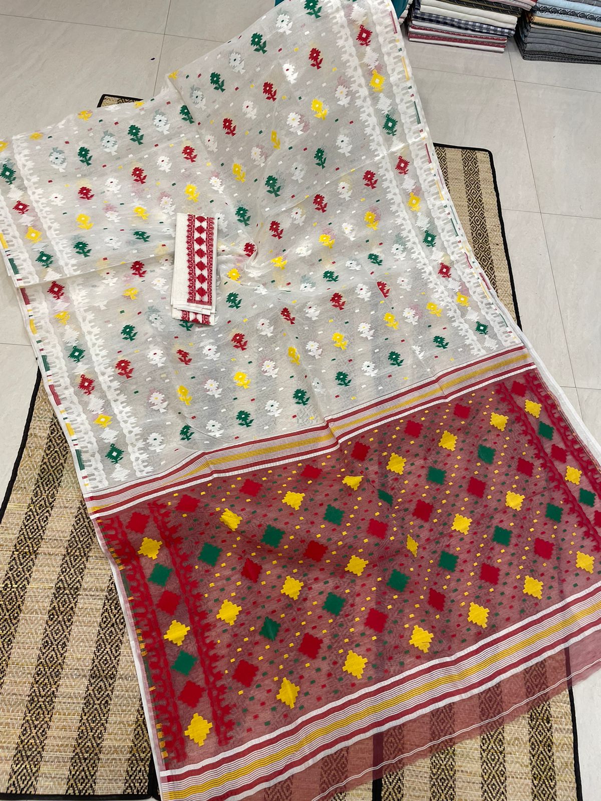 Woven Design Dhakai Jamdani saree Color White - Rebistore