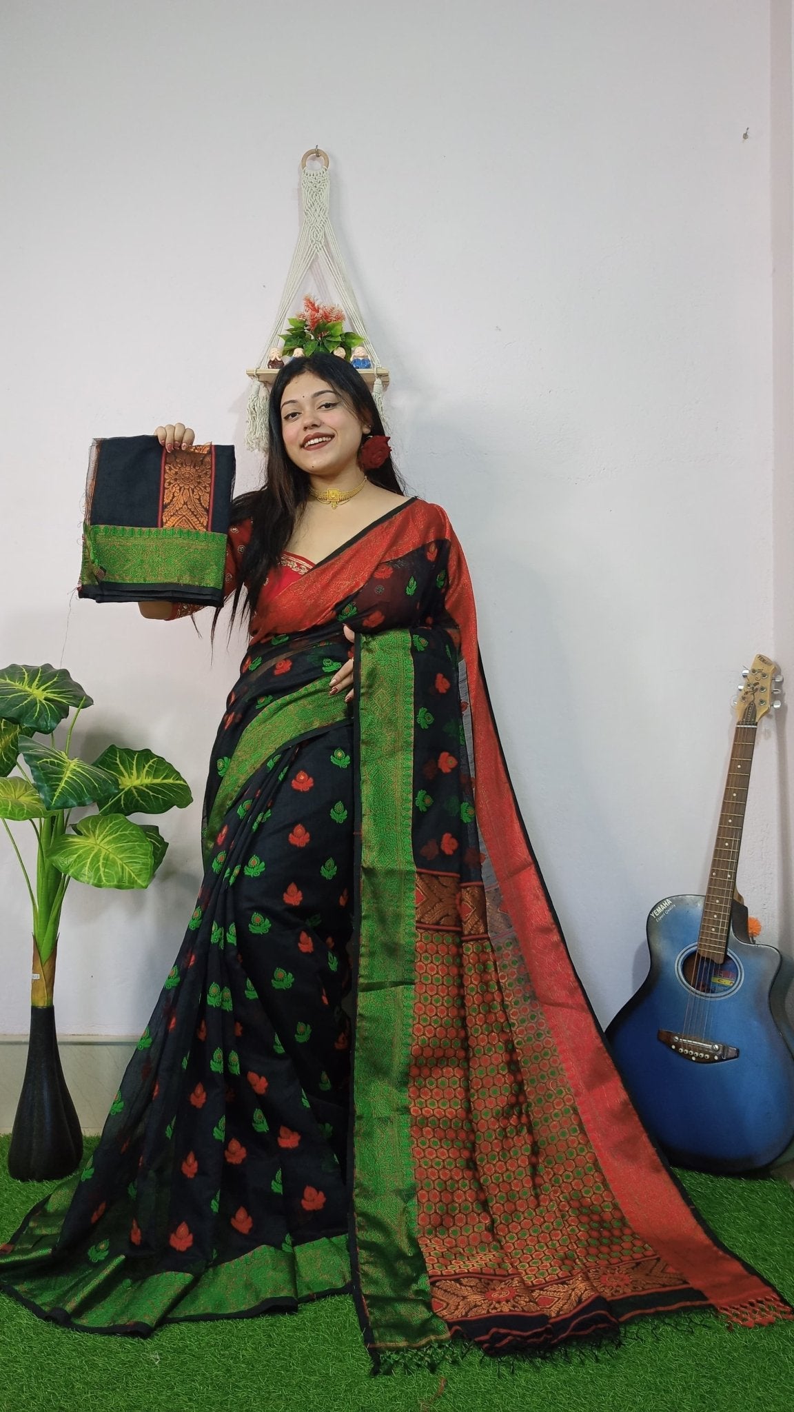 Woven Design Soft Dhakai Jamdani saree Color Black - Rebistore