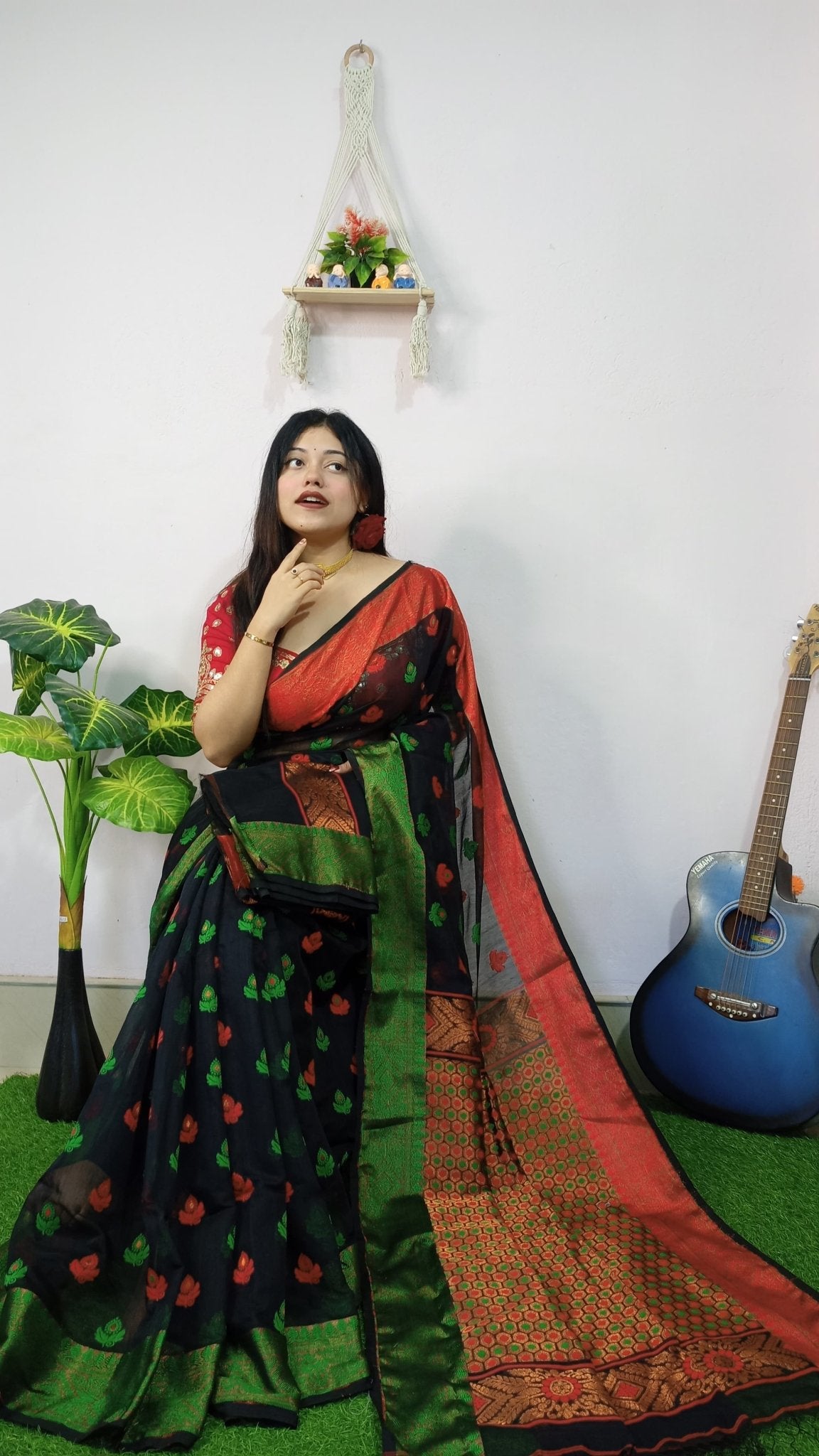 Woven Design Soft Dhakai Jamdani saree Color Black - Rebistore