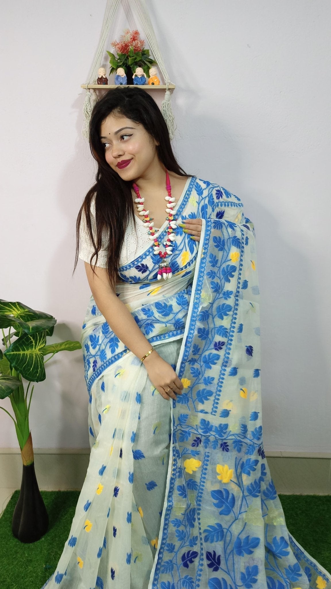WOVEN DESIGND DHAKAI JAMDANI SAREE COLOR GARLIC WHITE - Rebistore