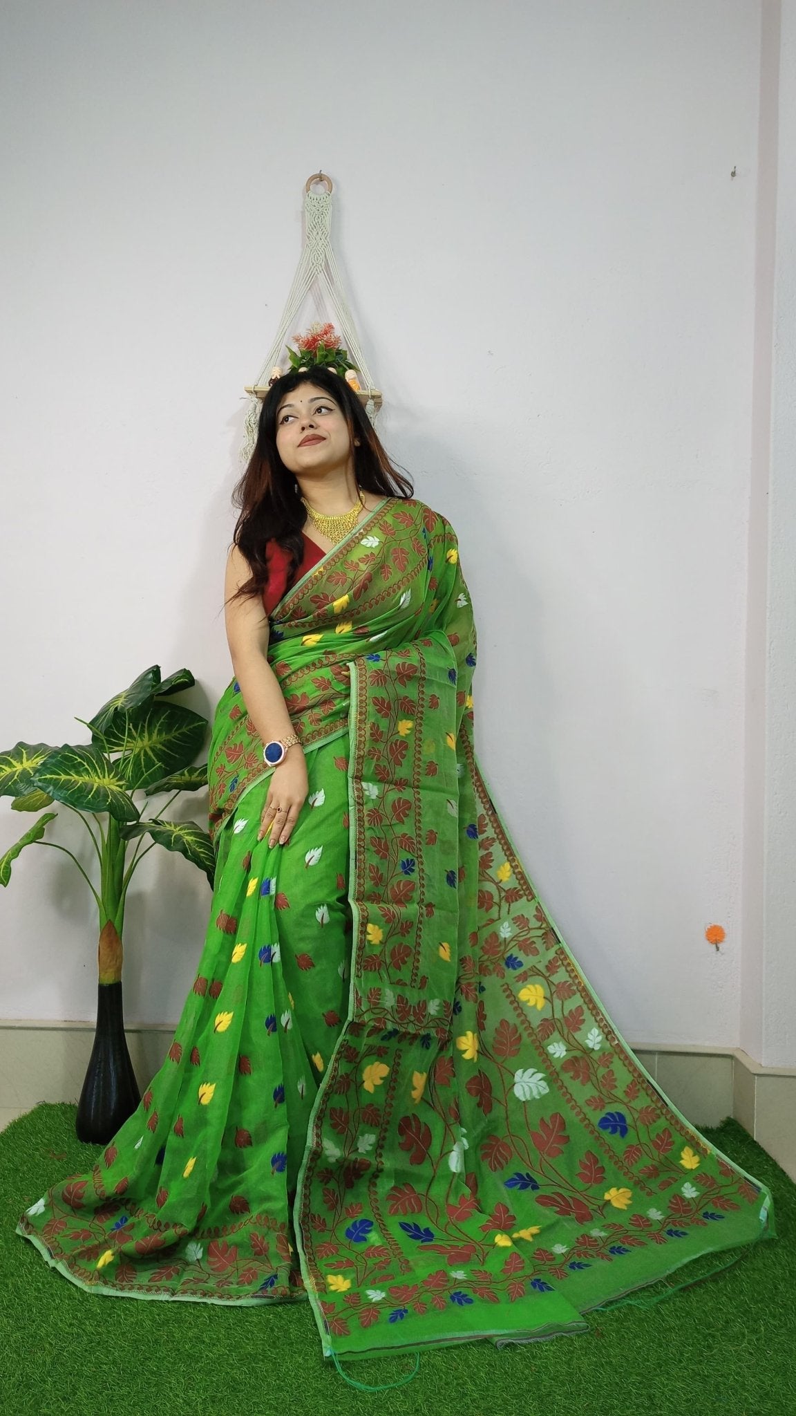 WOVEN DESIGND DHAKAI JAMDANI SAREE COLOR GREEN - Rebistore